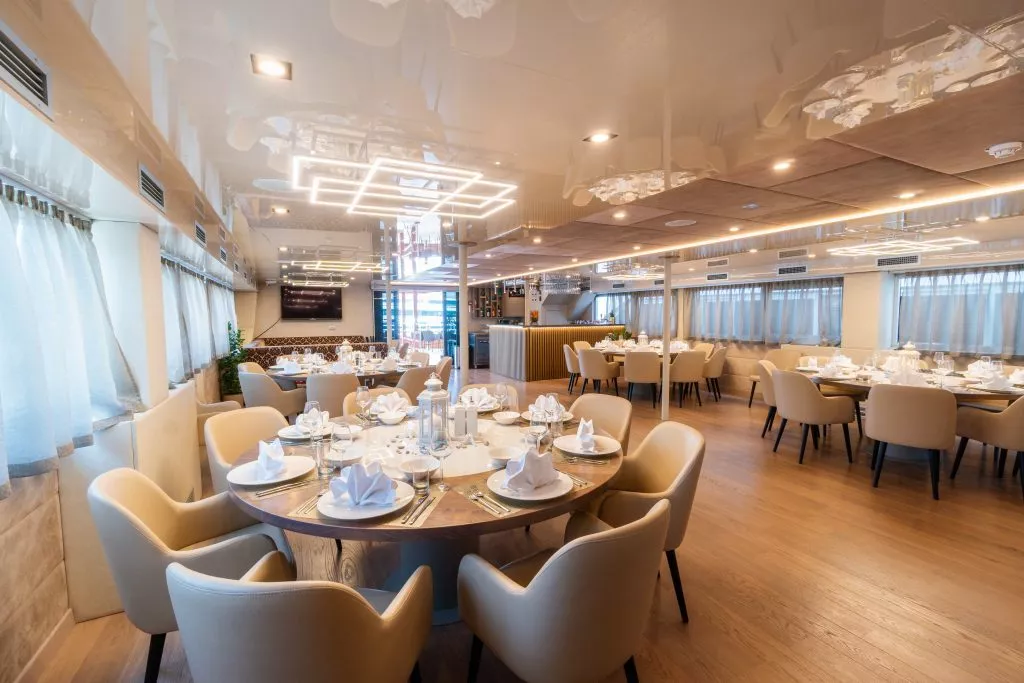 Deluxe superior boat