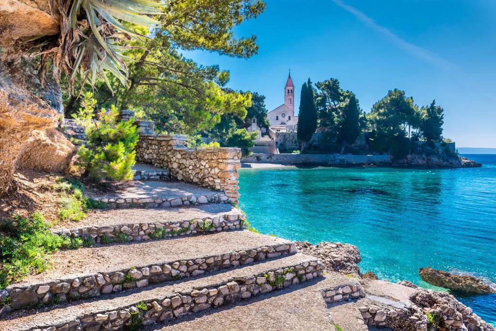 Monastère dominicain à Brac