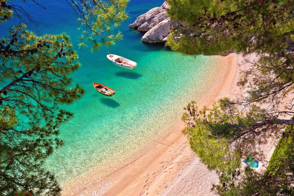 Plage isolée en Croatie