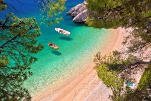Plage isolée en Croatie